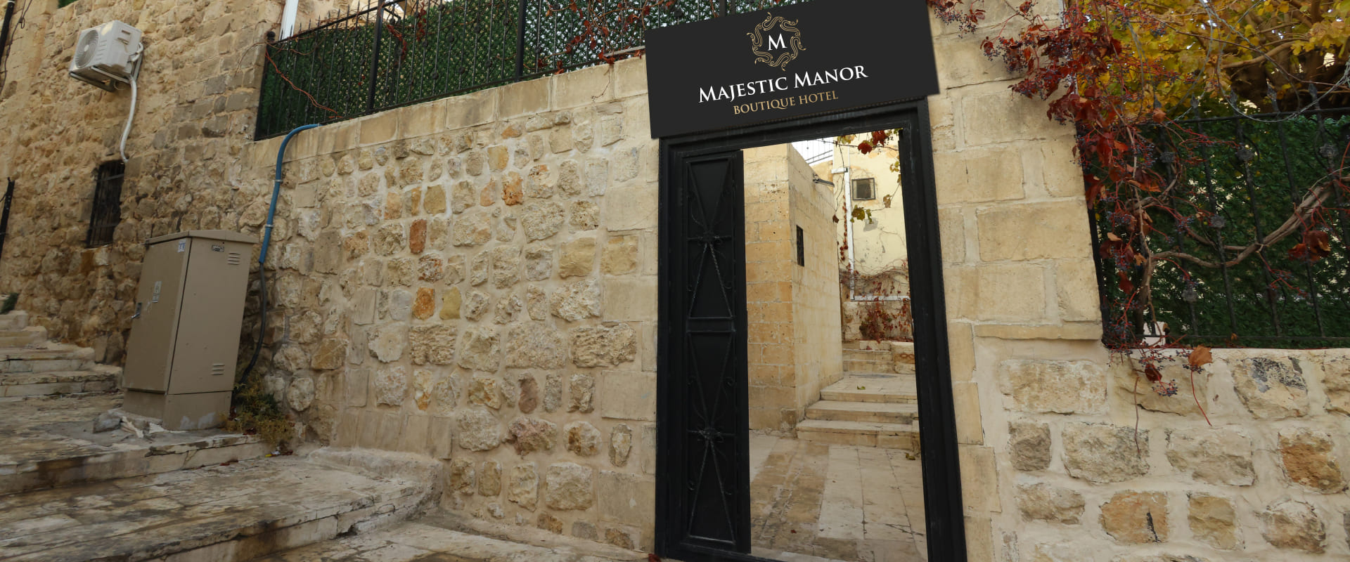 Majestic Manor Boutique Hotel