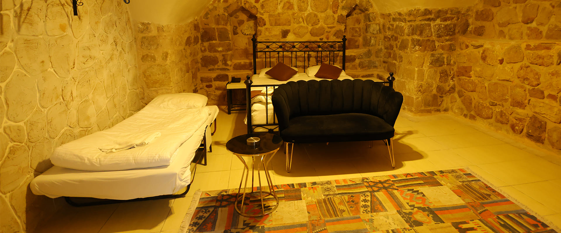 Majestic Manor Boutique Hotel