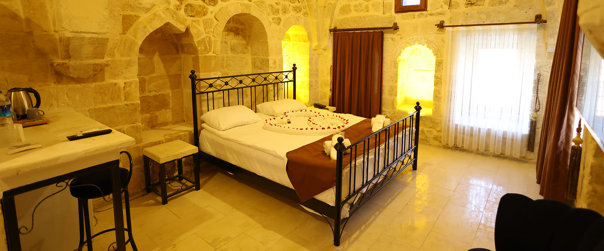 Majestic Manor Boutique Hotel